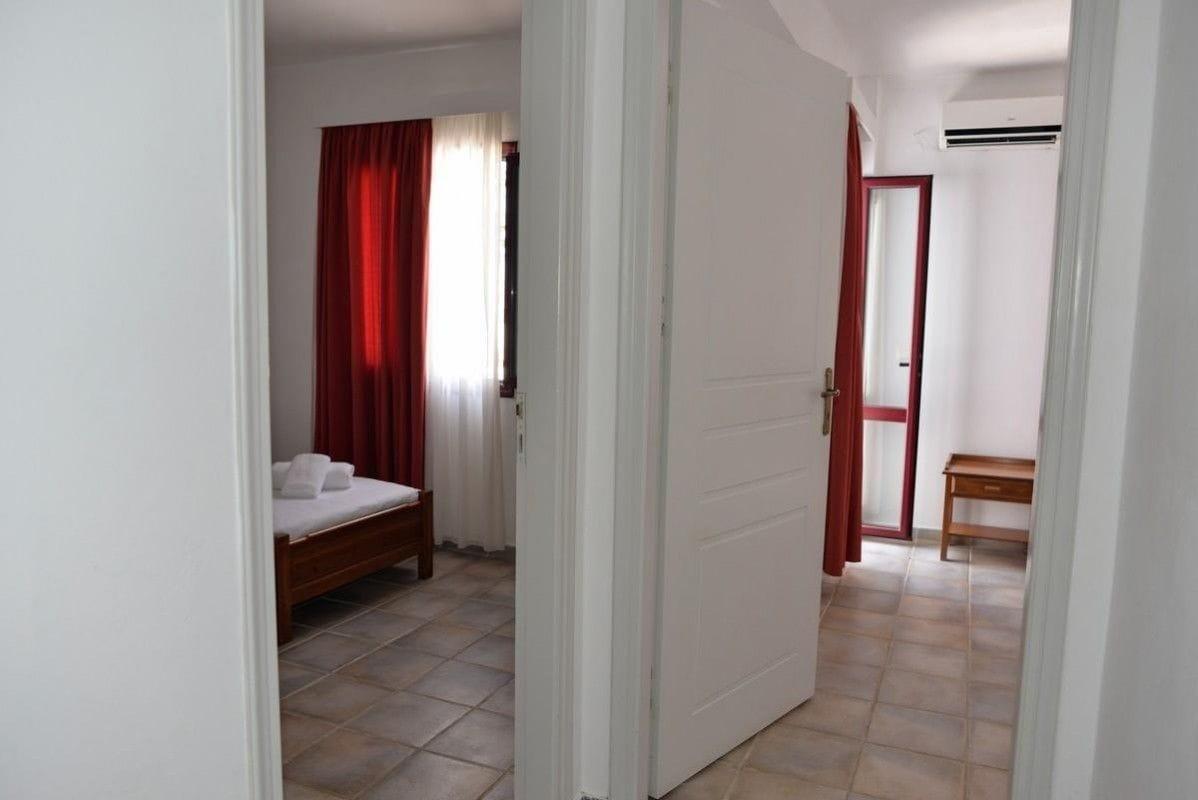 Eva Suites & Apartments Agia Marina  Exterior photo