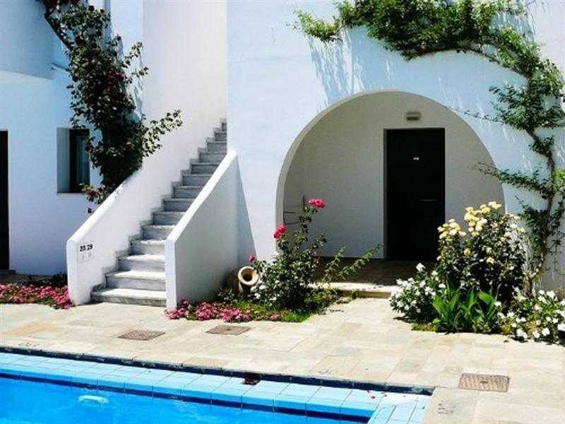 Eva Suites & Apartments Agia Marina  Exterior photo